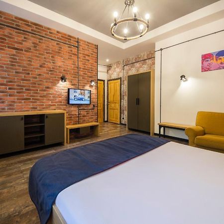 Self Check-In Apartments Near Landscape Alley Kiev Luaran gambar