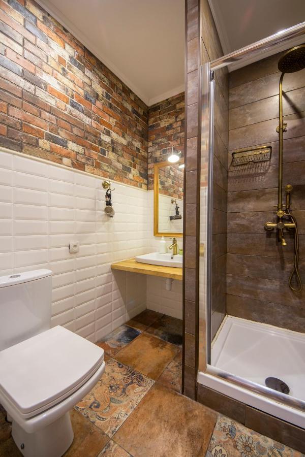 Self Check-In Apartments Near Landscape Alley Kiev Luaran gambar